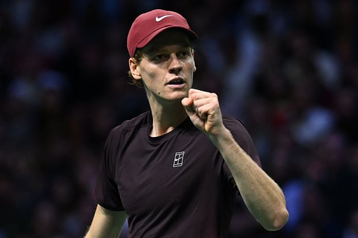 ATP Parigi: 60 61 in 62 (minuti). Zverev non scende in campo, Sinner raggiunge Auger-Aliassime ATP Parigi: 60 61 in 62 (minuti). Zverev non scende in campo, Sinner raggiunge Auger-Aliassime