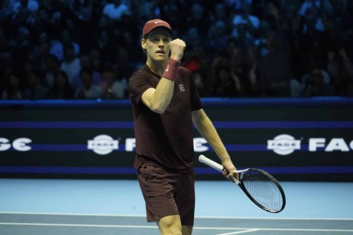 ATP Finals: Sinner supera Shelton, 29^ vittoria indoor di fila. Sabato semifinale con De Minaur ATP Finals: Sinner supera Shelton, 29^ vittoria indoor di fila. Sabato semifinale con De Minaur