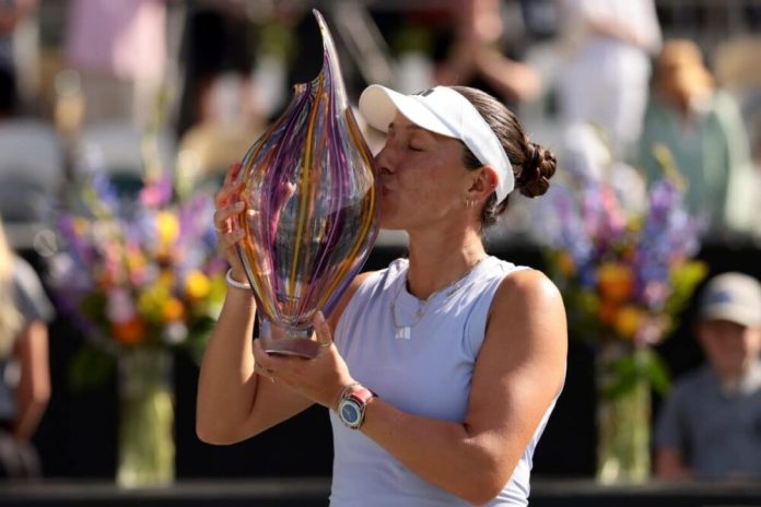 WTA Charleston, verso la parità di montepremi: stanziati 2,5 milioni di dollari per le tenniste WTA Charleston, verso la parità di montepremi: stanziati 2,5 milioni di dollari per le tenniste