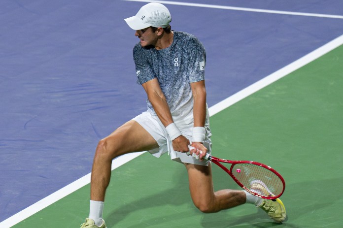 ATP Indian Wells, Fonseca e la crisi mai esistita: i problemi fisici, le sconfitte e il fuoco del deserto ATP Indian Wells, Fonseca e la crisi mai esistita: i problemi fisici, le sconfitte e il fuoco del deserto