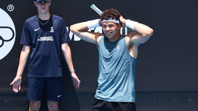 Shelton shifts focus to AO after Auckland ouster Shelton shifts focus to AO after Auckland ouster