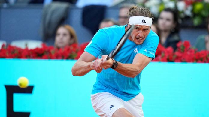 Nervenstark ins Achtelfinale: Zverev wackelt gegen Atmane nur kurz Nervenstark ins Achtelfinale: Zverev wackelt gegen Atmane nur kurz