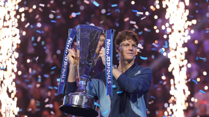 Sinner asusta bajo techo: campeón del Masters y de la Copa Davis Sinner asusta bajo techo: campeón del Masters y de la Copa Davis