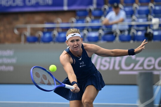 Bouzková, Valentová i Šalková postoupily do čtvrtfinále turnaje WTA v Praze Bouzková, Valentová i Šalková postoupily do čtvrtfinále turnaje WTA v Praze