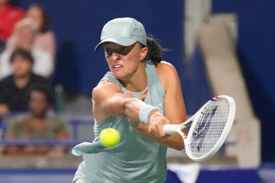 Šwiateková po skreči Rybakinové postoupila do semifinále v Cincinnati Šwiateková po skreči Rybakinové postoupila do semifinále v Cincinnati