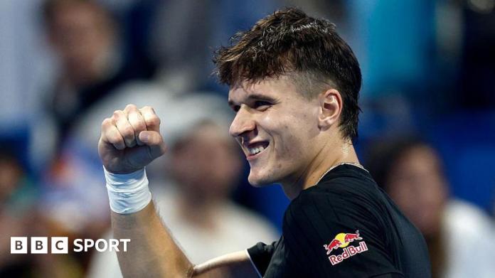 Mensik upsets Sinner to reach Qatar semi-finals Mensik upsets Sinner to reach Qatar semi-finals