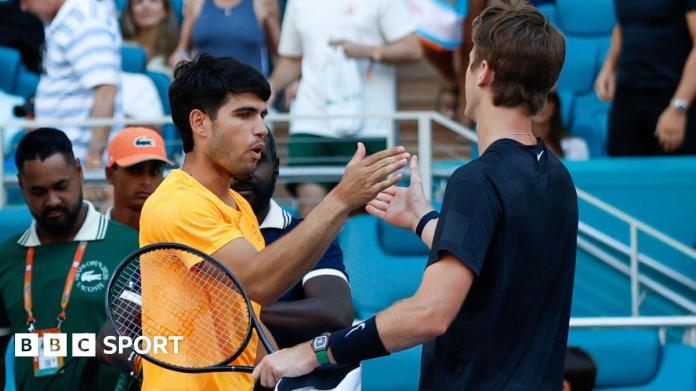 Alcaraz exits Miami Open after defeat to Korda Alcaraz exits Miami Open after defeat to Korda