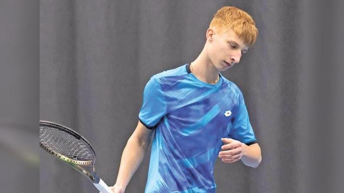 Lo nunca visto en el tenis: gana su partido y es descalificado tras agredir a su rival en la celebración Lo nunca visto en el tenis: gana su partido y es descalificado tras agredir a su rival en la celebración