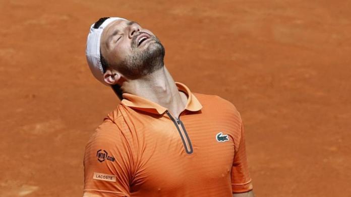 De superhéroe en Wimbledon a víctima que no gana un partido: tampoco en Madrid De superhéroe en Wimbledon a víctima que no gana un partido: tampoco en Madrid