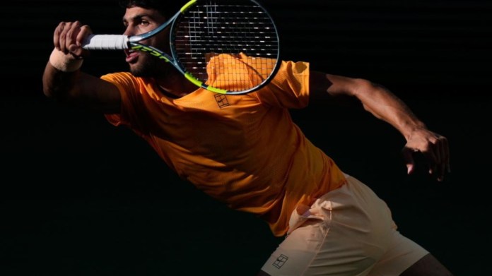 Alcaraz juega a lo número 1 y neutraliza el peligro de Fonseca Alcaraz juega a lo número 1 y neutraliza el peligro de Fonseca