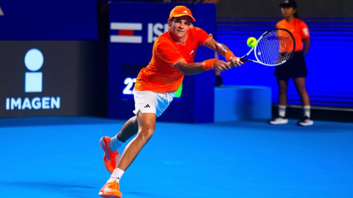 Rafa Jódar cede ante la experiencia de Etcheverry y termina su brillante aventura de Miami Rafa Jódar cede ante la experiencia de Etcheverry y termina su brillante aventura de Miami