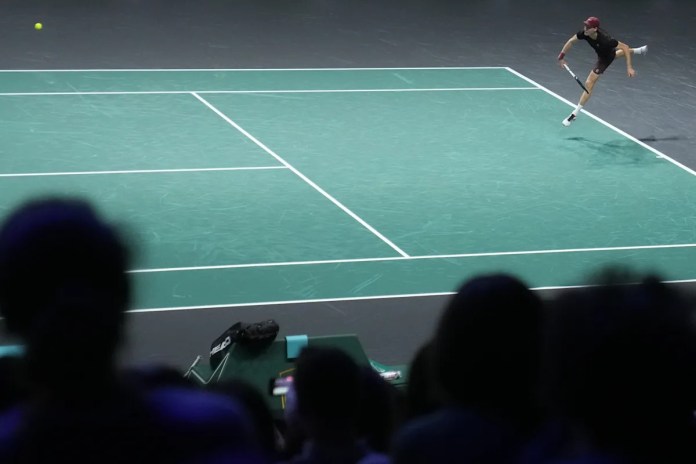 <div>Jannik Sinners No. 1 bid starts with 2nd-round win over Zizou Bergs at Paris Masters</div> <div>Jannik Sinner's No. 1 bid starts with 2nd-round win over Zizou Bergs at Paris Masters</div>