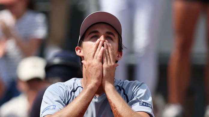 <div>Svajda wins on late fathers birthday as five-set record broken</div> <div>Svajda wins on late father's birthday as five-set record broken</div>