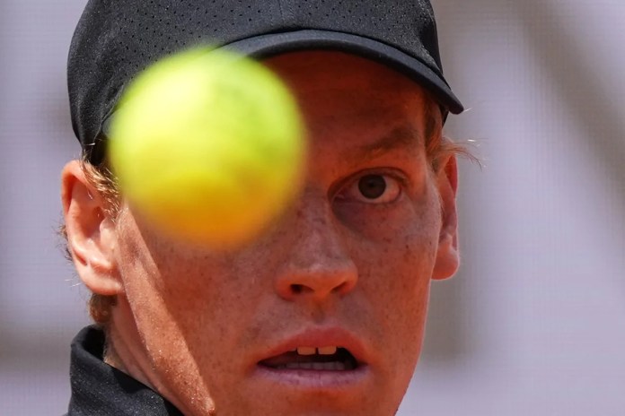<div>Sinner breaks Djokovics record with 32nd straight Masters win to reach Italian Open semifinals</div> <div>Sinner breaks Djokovic's record with 32nd straight Masters win to reach Italian Open semifinals</div>