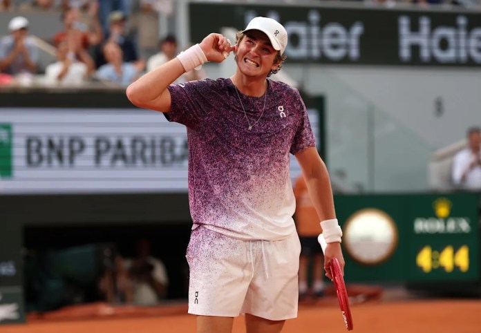 João Fonseca’s fearless French Open run breathes new life into men’s tennis João Fonseca’s fearless French Open run breathes new life into men’s tennis