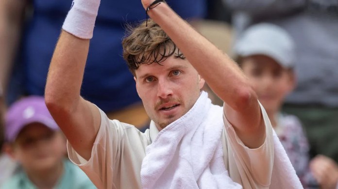 British duo one win from French Open breakthroughs British duo one win from French Open breakthroughs