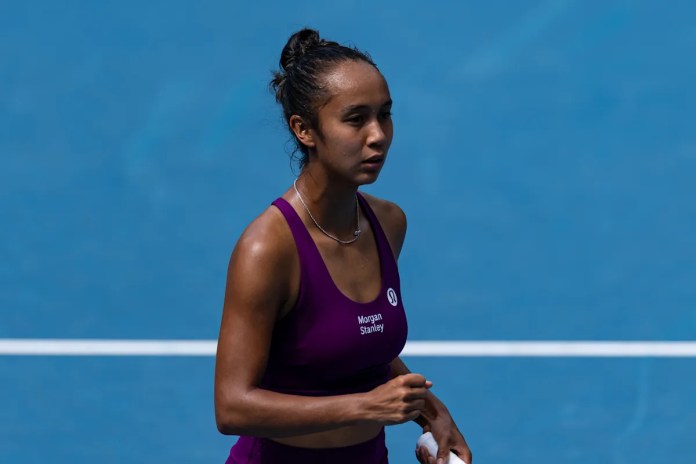 Fans believe Leylah Fernandez should fire her dad as her coach Fans believe Leylah Fernandez should fire her dad as her coach
