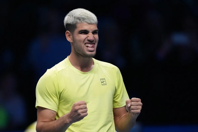 Carlos Alcaraz beats Taylor Fritz and moves within 1 win of year-end No. 1 Carlos Alcaraz beats Taylor Fritz and moves within 1 win of year-end No. 1