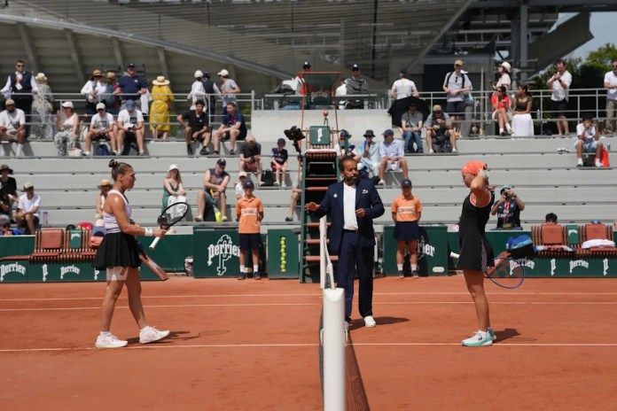 Ukrainian Oliynykova speaks out about war at home after French Open loss to Russian Ukrainian Oliynykova speaks out about war at home after French Open loss to Russian