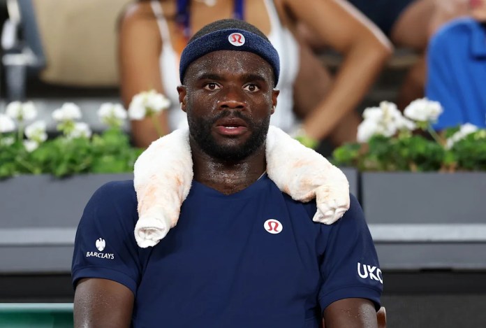 Frances Tiafoe, Jaime Faria Separated by Umpire During Roland-Garros Match Frances Tiafoe, Jaime Faria Separated by Umpire During Roland-Garros Match