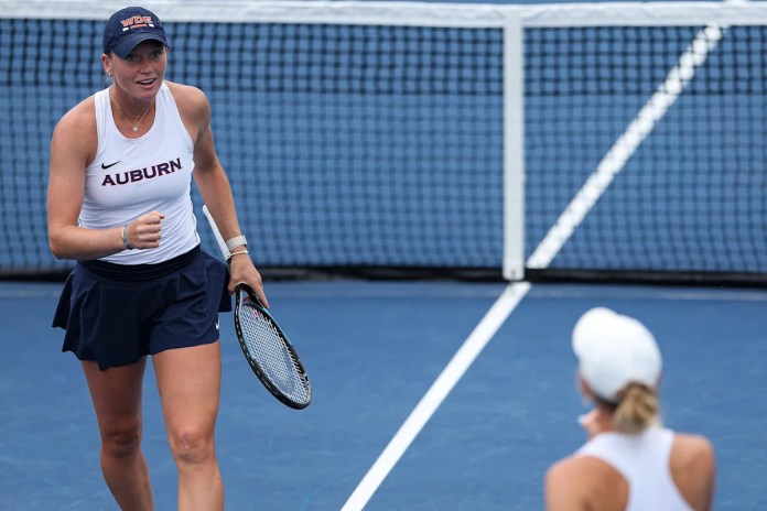 Auburn defeats LSU to move on to the NCAA Championship semifinals Auburn defeats LSU to move on to the NCAA Championship semifinals