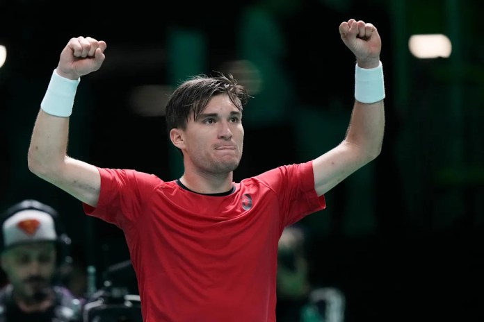 Collignon rallies to give Belgium 1-0 lead over France in Davis Cup Collignon rallies to give Belgium 1-0 lead over France in Davis Cup