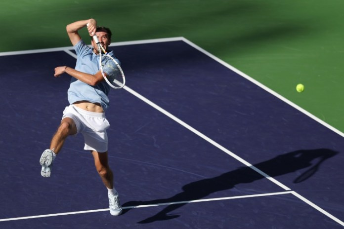 Alcaraz unbeaten run ends in Indian Wells semi-final loss to Medvedev Alcaraz unbeaten run ends in Indian Wells semi-final loss to Medvedev