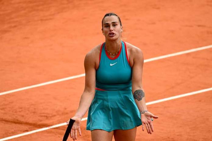 Tennis Reporter’s Question To Aryna Sabalenka Draws Backlash Over Uncomfortable Moment At French Open Tennis Reporter’s Question To Aryna Sabalenka Draws Backlash Over Uncomfortable Moment At French Open