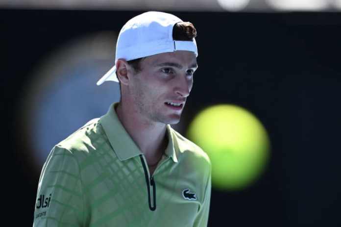 ATP Pro’s Mid-Match Phone Check Turns Costly as He Suffers Shocking Defeat inCrucial Match ATP Pro’s Mid-Match Phone Check Turns Costly as He Suffers Shocking Defeat inCrucial Match