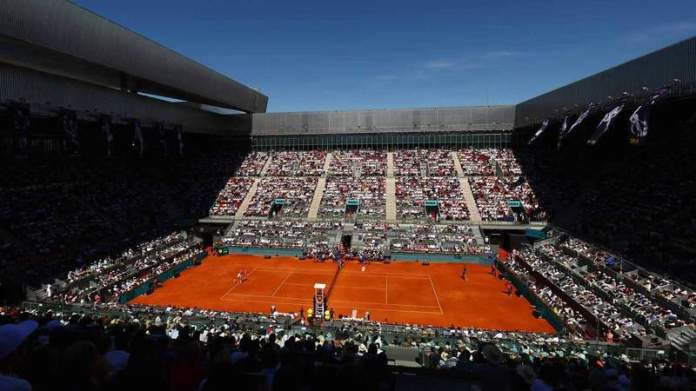 WATCH: Madrid Open Sees Strange Incident That Sparks Confusion on Court WATCH: Madrid Open Sees Strange Incident That Sparks Confusion on Court