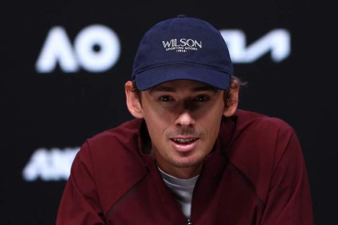 Alex de Minaur pulls off a one-of-a-kind ATP stunner Alex de Minaur pulls off a one-of-a-kind ATP stunner