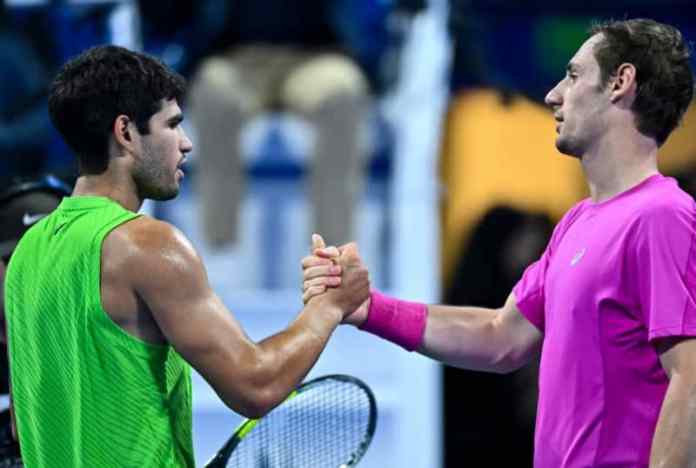 How Carlos Alcaraz responded to Valentin Royer’s challenge despite Qatar Open defeat How Carlos Alcaraz responded to Valentin Royer’s challenge despite Qatar Open defeat