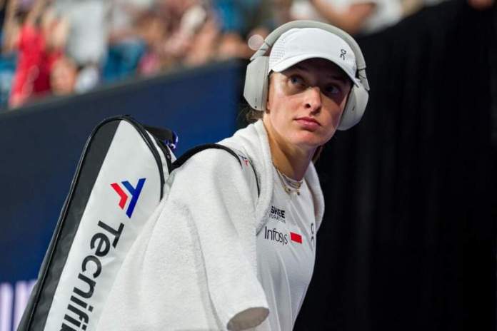 Emma Raducanu’s coach on Iga Swiatek’s issues before split with Wim Fissette Emma Raducanu’s coach on Iga Swiatek’s issues before split with Wim Fissette