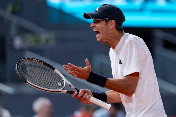 Rafa Jodar’s ball girl shove incident leaves tennis fans divided Rafa Jodar’s ball girl shove incident leaves tennis fans divided