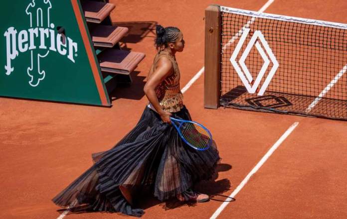 Naomi Osaka Issues Clarification on Nike’s Involvement After French Open Outfit Blows Up Naomi Osaka Issues Clarification on Nike’s Involvement After French Open Outfit Blows Up