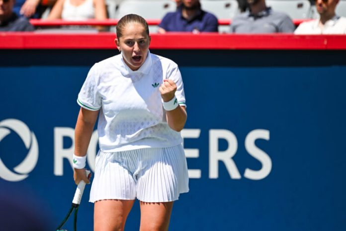 Jelena Ostapenko calls out unruly spectator in Linz win over Alexandra Eala Jelena Ostapenko calls out unruly spectator in Linz win over Alexandra Eala