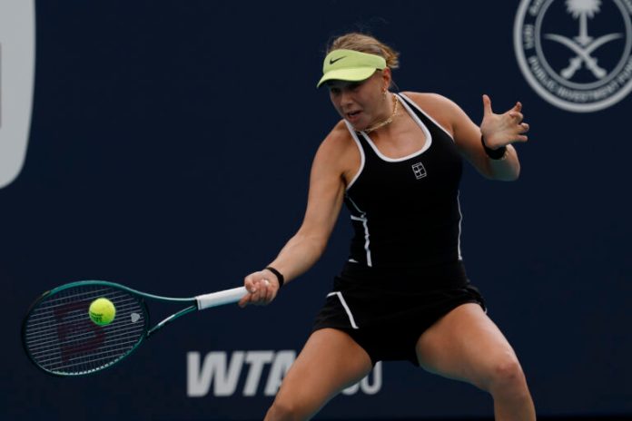 Should Amanda Anisimova and Iga Swiatek swap coaches Should Amanda Anisimova and Iga Swiatek swap coaches