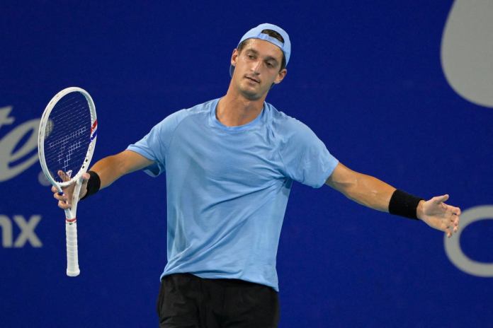 Tennis player left stunned after losing match due to time violation Tennis player left stunned after losing match due to time violation