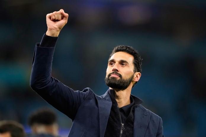 Real prežíva čisté šialenstvo a šatňa sa búri. Arbeloa otvorene o svojom nástupcovi: Je to jeden z nás Real prežíva čisté šialenstvo a šatňa sa búri. Arbeloa otvorene o svojom nástupcovi: Je to jeden z nás
