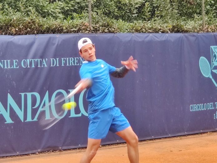 Ben 12 italiani (7 al femminile e 5 al maschile) agli ottavi del Città di Firenze Junior. Ben 12 italiani (7 al femminile e 5 al maschile) agli ottavi del Città di Firenze Junior.