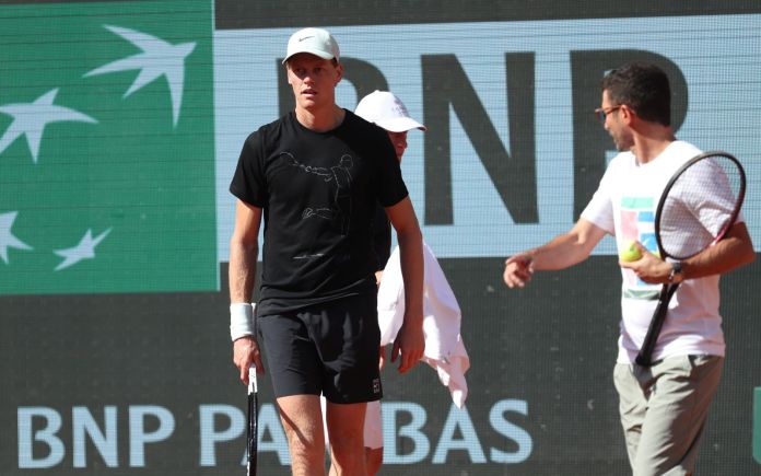 Roland Garros: Il programma completo di Martedì 26 Maggio 2026. Sinner in sessione serale. Altri tre azzurri in campo Roland Garros: Il programma completo di Martedì 26 Maggio 2026. Sinner in sessione serale. Altri tre azzurri in campo