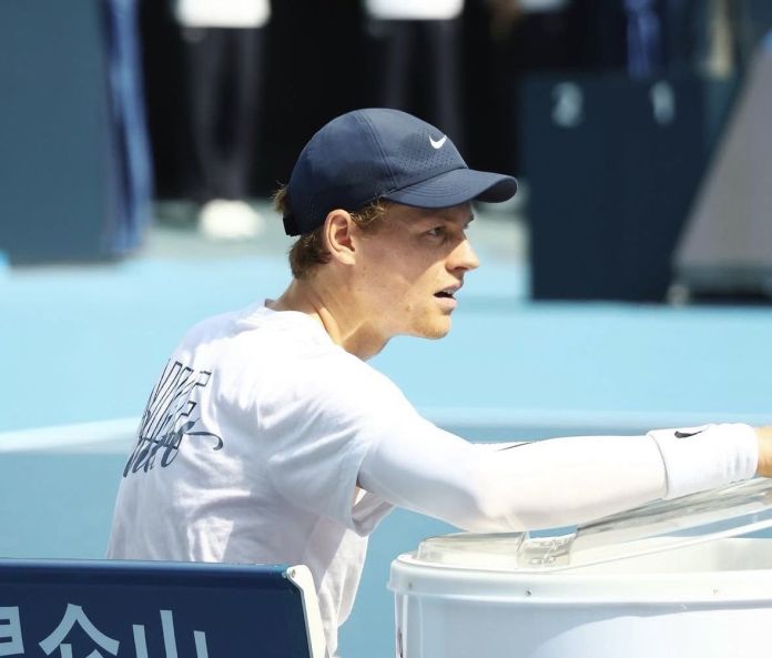 Sinner riparte da Pechino: obiettivo titolo e rincorsa al numero 1 (con il programma di domani di Pechino e Tokyo) Sinner riparte da Pechino: obiettivo titolo e rincorsa al numero 1 (con il programma di domani di Pechino e Tokyo)