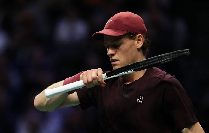 Masters 1000 Parigi: Sinner magistrale, stronca di forza il tennis “Champagne” di Bergs Masters 1000 Parigi: Sinner magistrale, stronca di forza il tennis “Champagne” di Bergs