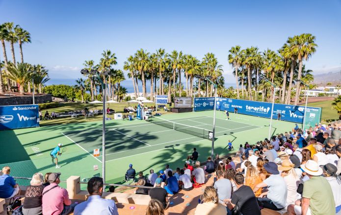 David Ferrer loda il Tenerife Challenger: “Condizioni perfette, sto seguendo i miei ragazzi. “Ai miei tempi dovevo andare in Italia per i Challenger” “Sinner e Alcaraz? Il gap è stretto” David Ferrer loda il Tenerife Challenger: “Condizioni perfette, sto seguendo i miei ragazzi. “Ai miei tempi dovevo andare in Italia per i Challenger” “Sinner e Alcaraz? Il gap è stretto”