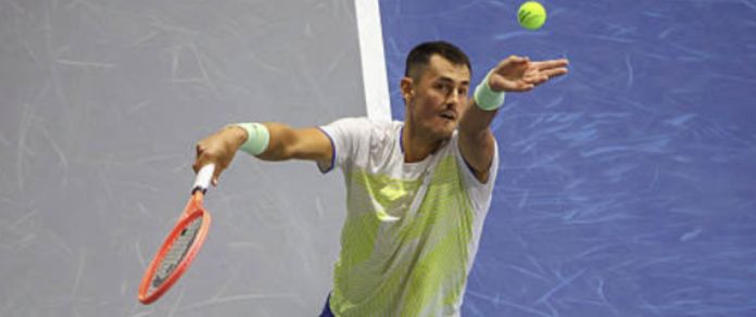 Bernard Tomic rinvia il ritiro dopo il titolo a Lincoln: “Giocherò altri vent’anni” Bernard Tomic rinvia il ritiro dopo il titolo a Lincoln: “Giocherò altri vent’anni”