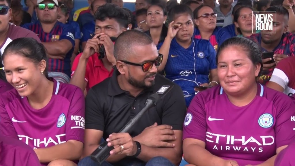 Wilayah sembilan wanita yang mengincar pertahanan sepakbola yang sukses di Heritage Games Wilayah sembilan wanita yang mengincar pertahanan sepakbola yang sukses di Heritage Games