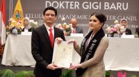 85 Dokter Gigi Baru, Moestopo Resmi Disumpah 85 Dokter Gigi Baru, Moestopo Resmi Disumpah