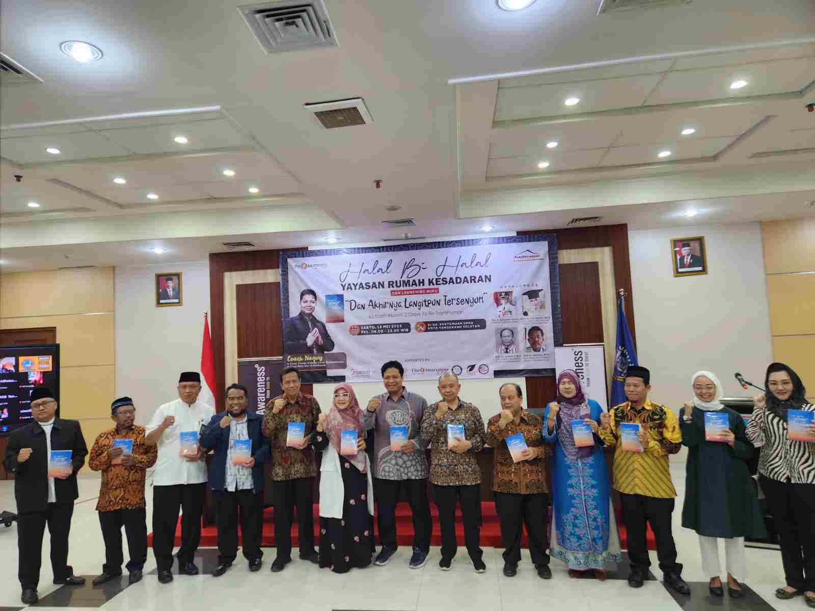 Yayasan Rumah Kesadaran Gelar Halal Bi Halal dan Launching Buku “Dan Akhirnya Langitpun Tersenyum” Yayasan Rumah Kesadaran Gelar Halal Bi Halal dan Launching Buku “Dan Akhirnya Langitpun Tersenyum”
