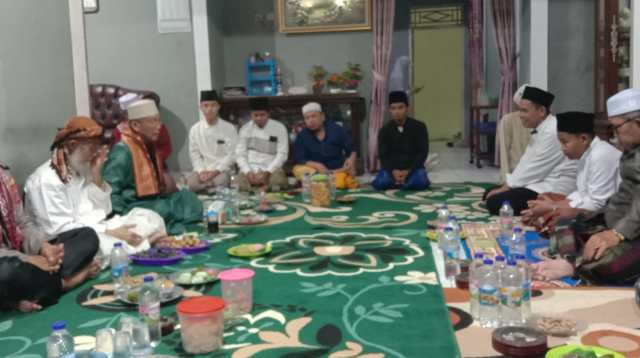 Dihadiri Kapolsek Jawilan, Ponpes Miftahul Ulum Gelar Haul Akbar ke-12 Dihadiri Kapolsek Jawilan, Ponpes Miftahul Ulum Gelar Haul Akbar ke-12