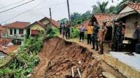 Tanah Longsor Tanah Longsor
